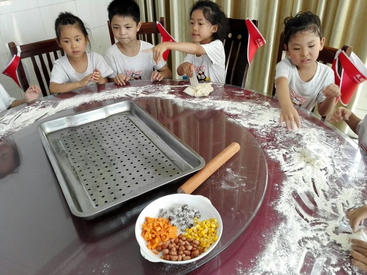 幼儿园毕业班夏令营活动,幼儿园大班毕业夏令营走进小学