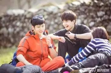 杨幂刘亦菲同框热聊,杨幂刘亦菲最近互动