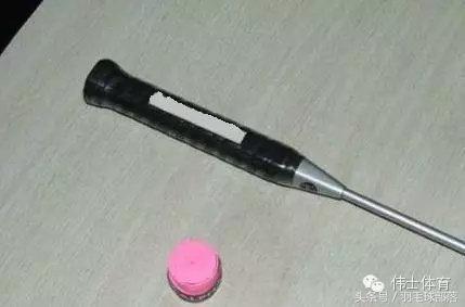 羽毛球杆吸汗带怎么缠,缠羽毛球拍手胶正确方法
