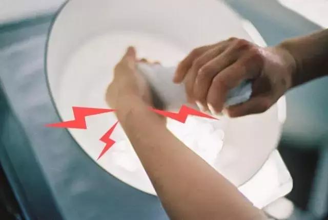 康复训练时手腕手指肿痛怎么缓解,手腕疼的康复练习