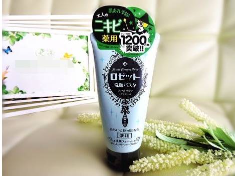 夏天痘痘快冒出来怎么办,战痘到底5个预防痘痘的小秘诀