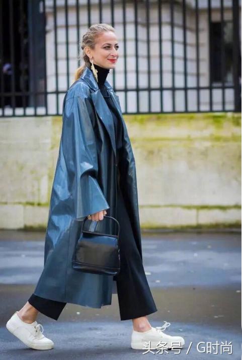 今年流行的雨衣搭配,雨衣各式各样好看不