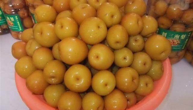 德宏目瑙纵歌节日,德宏目瑙纵歌节12月