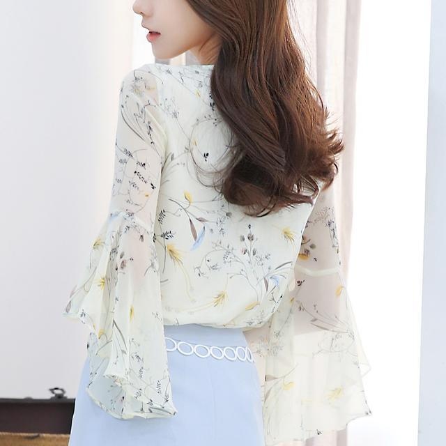 打破单调和枯燥的雪纺衫,雪纺衫可以随意切换各种风格