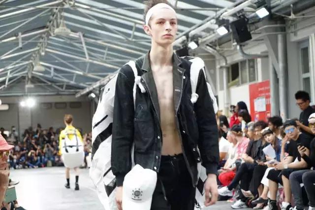 vetements摆烂短袖,vetements新款bomber