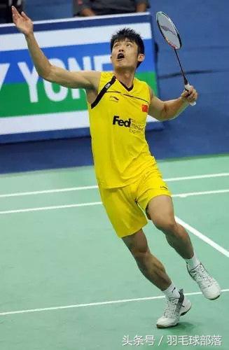 羽毛球高远球打不远练什么部位,为什么羽毛球高远球打不到后场