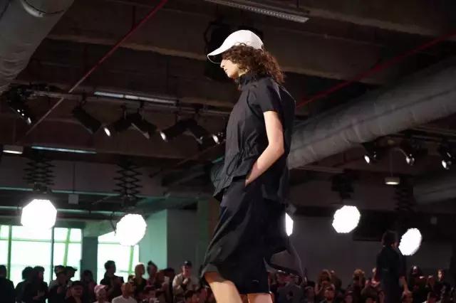 vetements摆烂短袖,vetements新款bomber