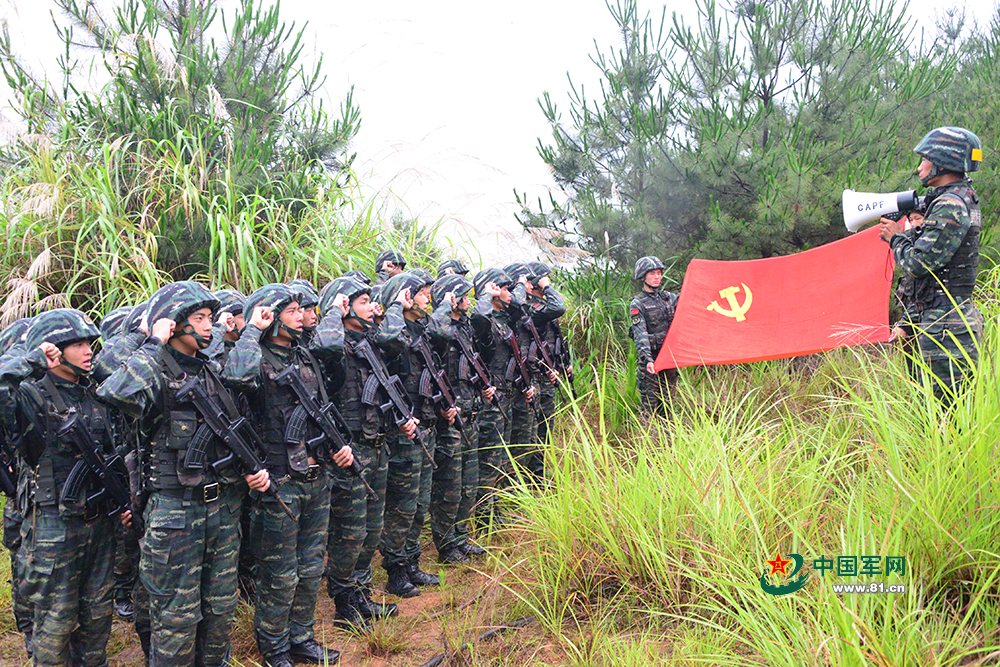 高战斗力+助攻战友看特战队员征战魔鬼周