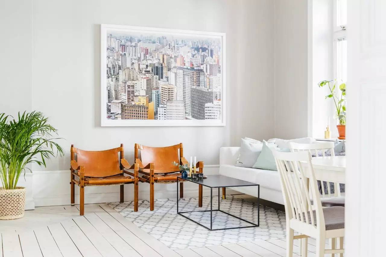 一家三口住一间小房布置,一家三口住三房一厅怎么布置房间