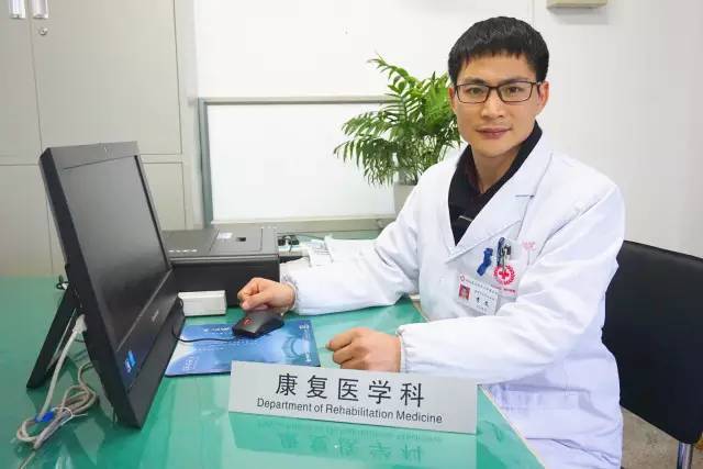 偏瘫老人康复训练,老人偏瘫3年康复训练视频