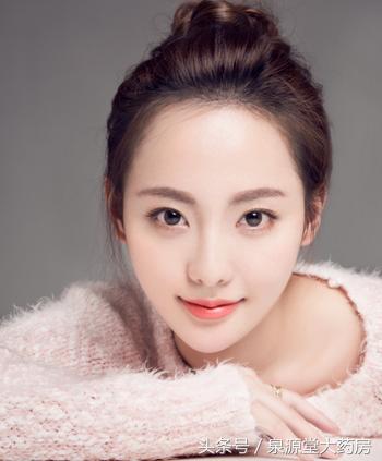 如何买到好的隐形眼镜,新手适合买什么样的隐形眼镜