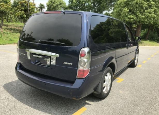 开了十年的别克gl8多少钱,花3-4万买辆五菱宏光mini值得吗