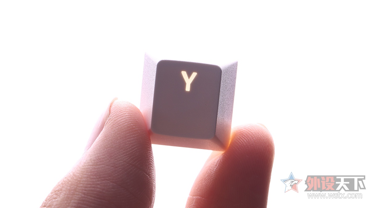 这款键盘有点厉害:可调键程、可在右上方组装乐高模型,最重要的是它有10种灯效