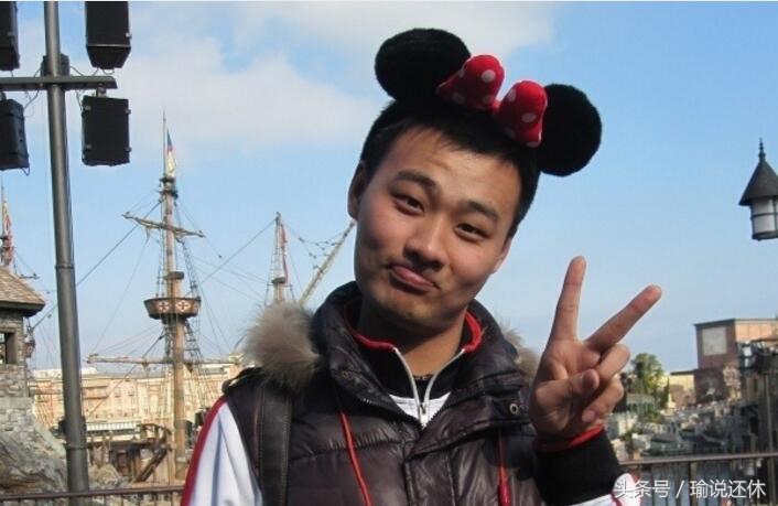 吹出退赛风波的裁判被人肉，他这照片亮了！这般坑人家咋找女友？