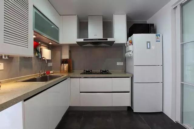 冰箱放客厅如何装饰,原来冰箱还可以这样装饰