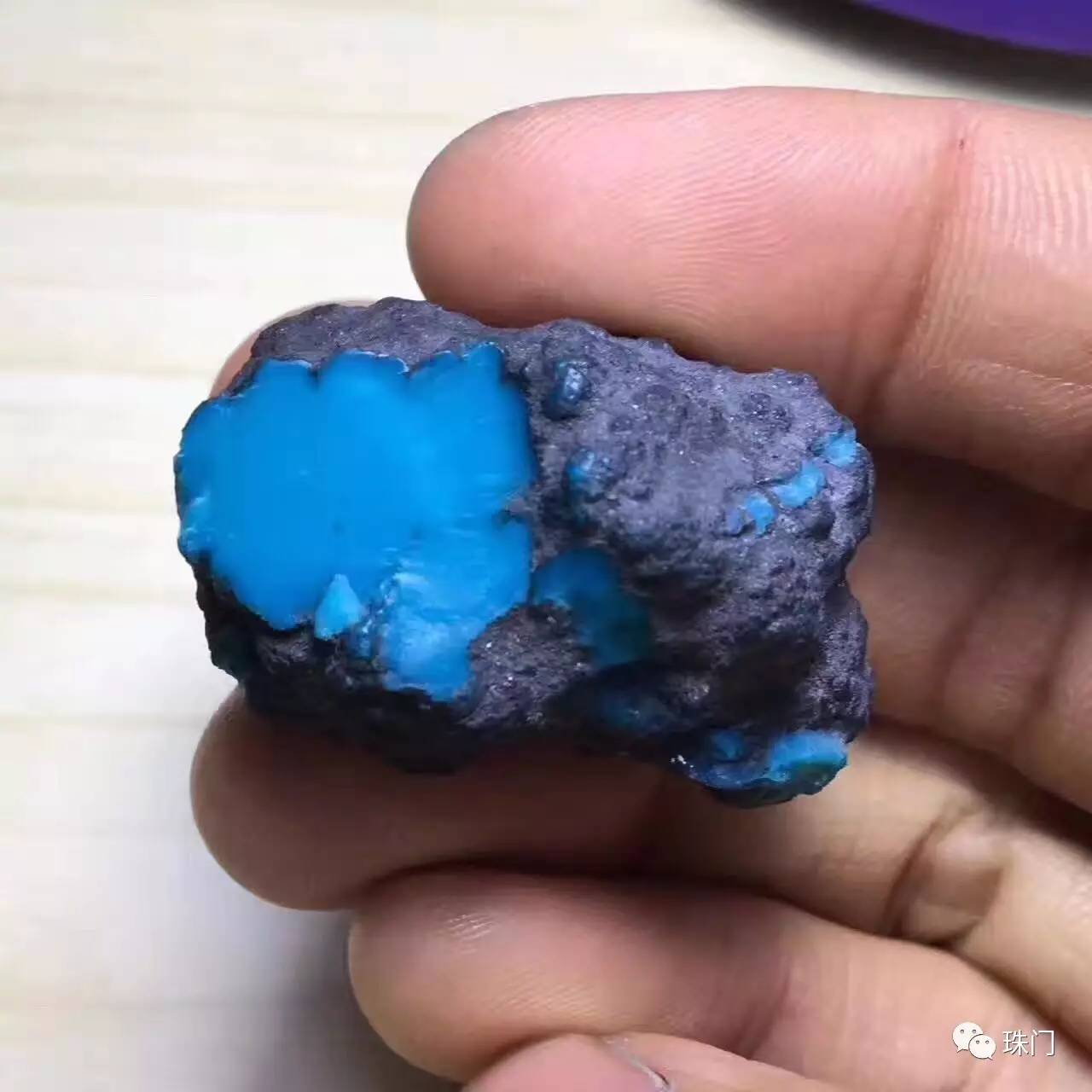 新买的绿松石没有光泽,刚买回来的绿松石要泡油吗