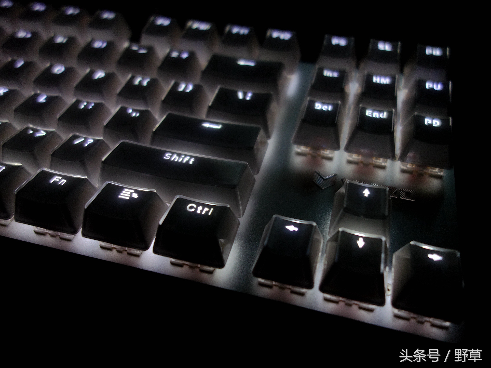 雷柏v500srgb机械键盘,雷柏v500合金版键盘黑轴测评