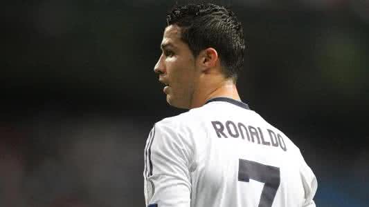 梅西顺天而行c罗逆势而为,c罗伤病复出对战梅西