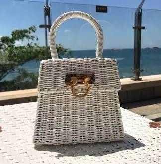 最近整个时尚圈都中了这个包包的毒!