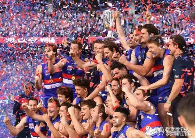 澳式橄榄球和英式橄榄球的区别,澳大利亚的澳式橄榄球也很棒