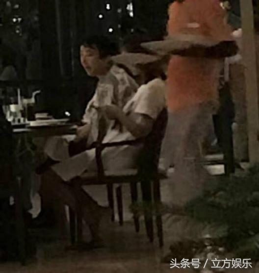 王思聪豆得儿牵手散步,王思聪与豆得儿分开了没有