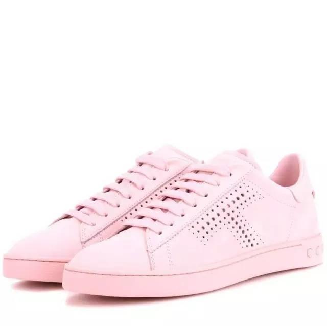 杨幂一口气买了十双的鞋,杨幂穿的薄荷绿运动鞋