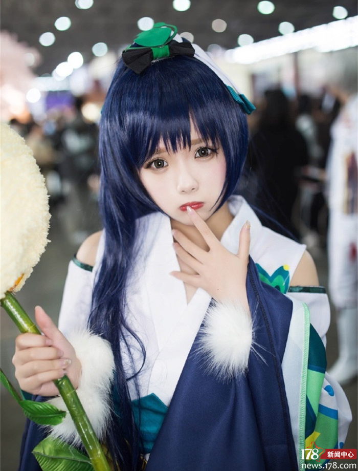 一起扒Showgirl:可爱又迷人的二次元美女小婕酱