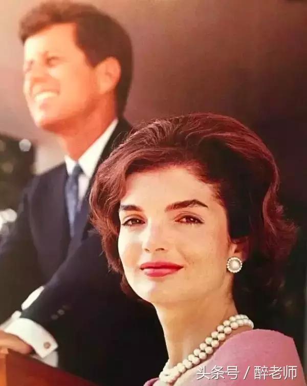 杰奎琳穿着带血的衣服,杰奎琳的眼泪音频