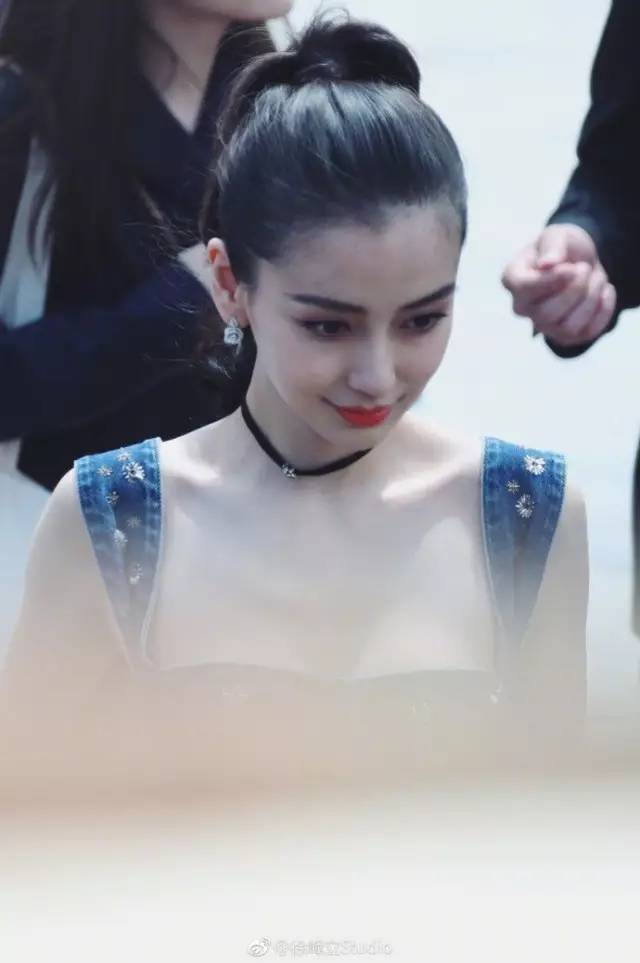 章子怡巴黎时装周白色休闲,章子怡米兰时装周白色裤裙