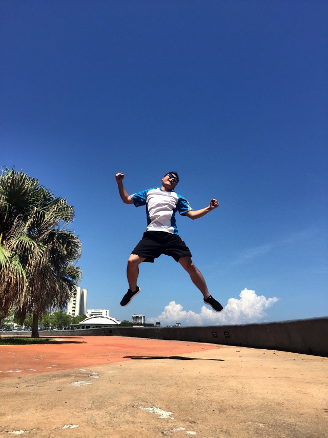 客片故事：没想到真心话大冒险游戏的惩罚，竟然这么快成了真！