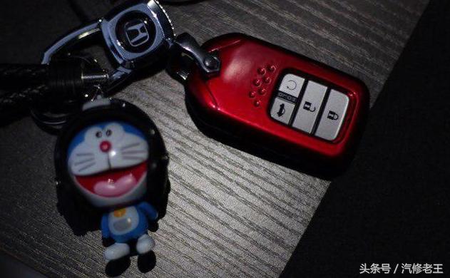 90后小伙喜提十代思域，小改了激动到不行，可是单位同事看后说有点辣眼睛，大家来评一下理