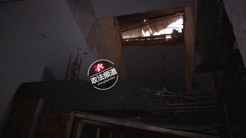 威尔士春天私改车库为餐厅，业主维权查看摔进6米深电梯井