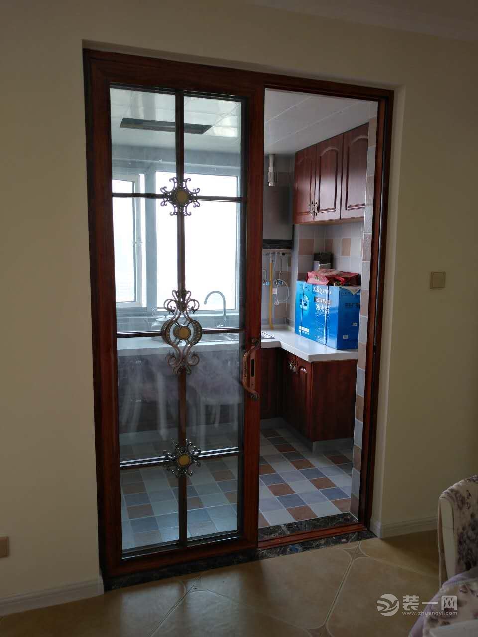 家具刚入场，晒新家实景图！郑州九龙城92平，简欧风格4.5万搞定，婆婆直夸好