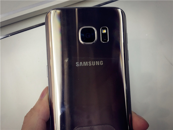 三星s7手机背面,三星s7国行版处理器