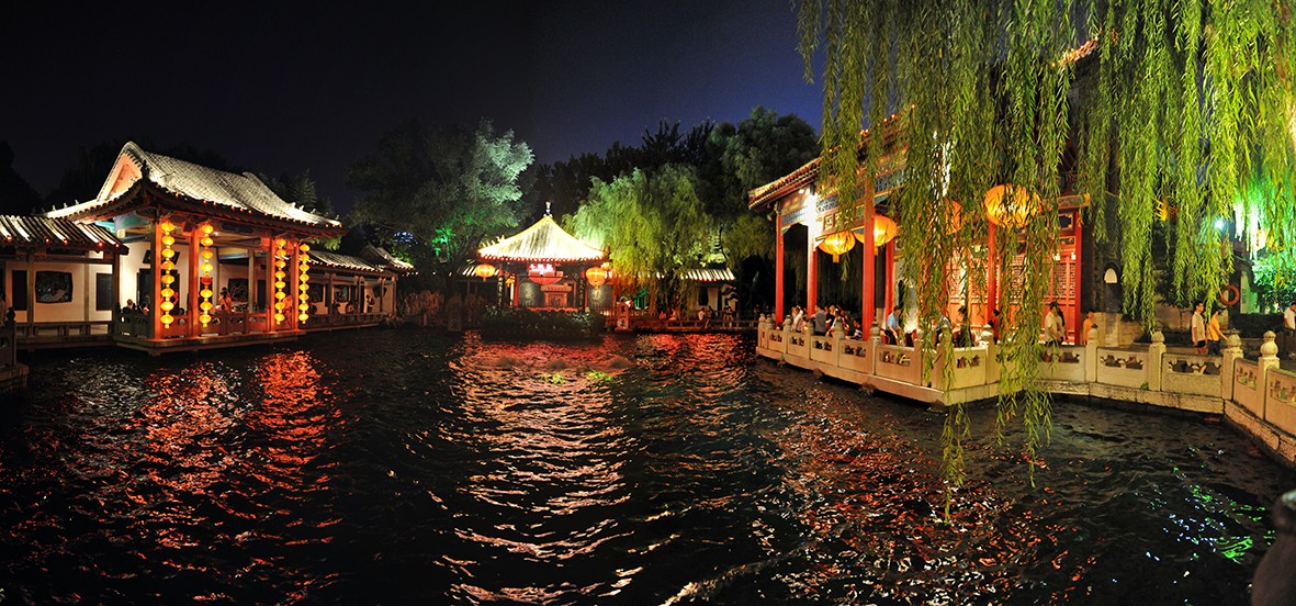 老舍眼中的济南怎么样,老舍的趵突泉作品