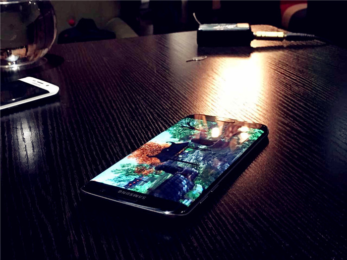 三星s7edge国际版跟国行区别,三星s7edge港版什么时候更新8.0