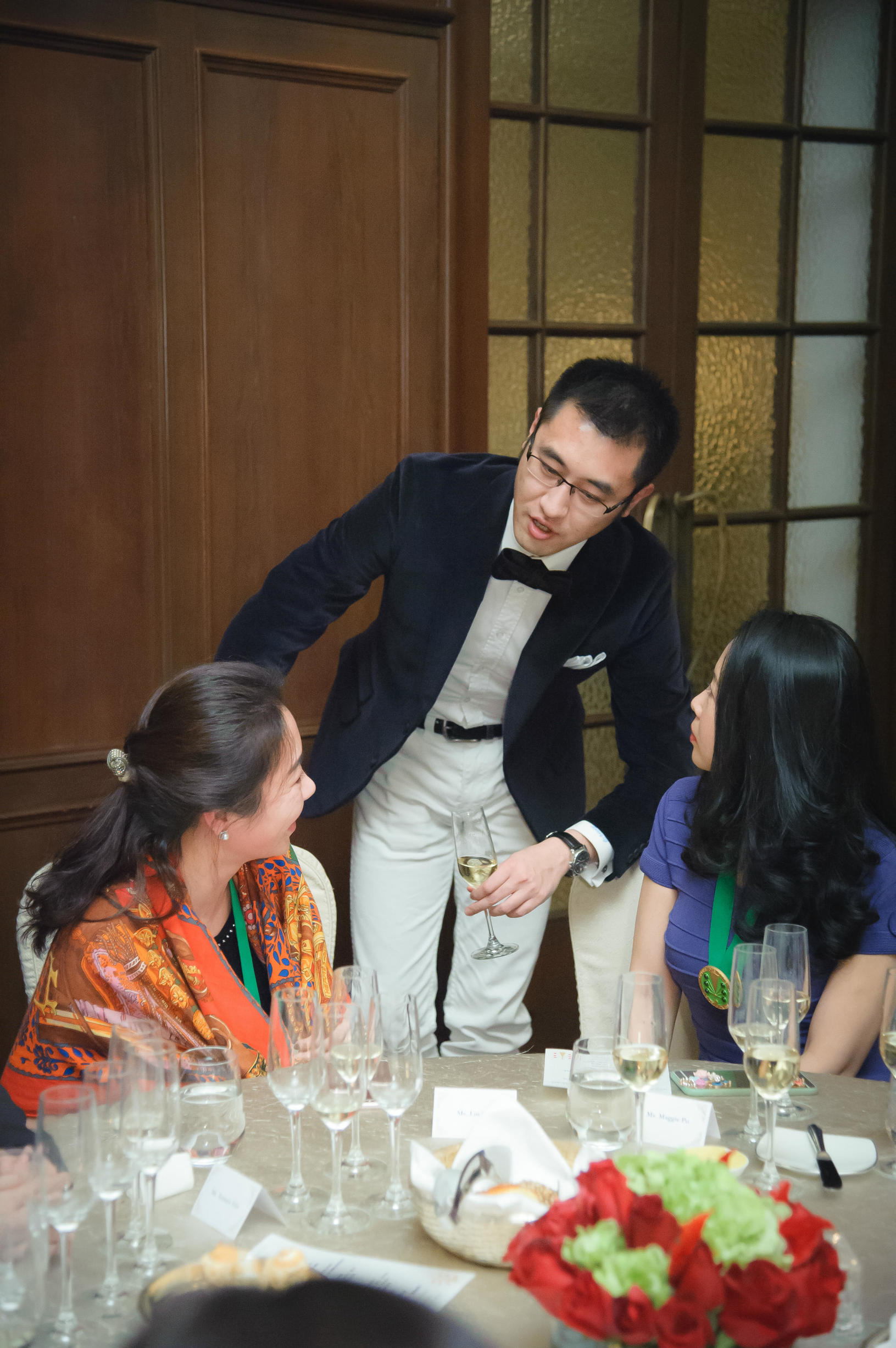 酒圈男神专访第⑱辑——西装控男神Henry杨少波