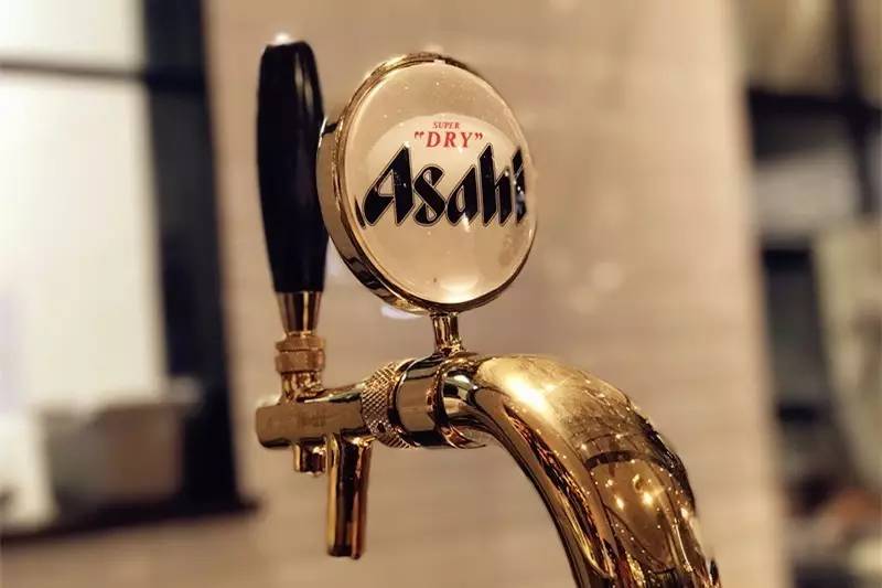 全国首家！能喝啤酒的绿色KFC你101%没吃过！热压帕尼尼、北美甜薯条……KPRO餐厅，要被挤爆啦！