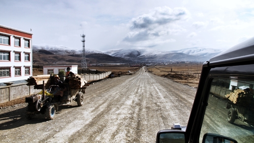 开着大通g50进藏,开奔驰g500去市区