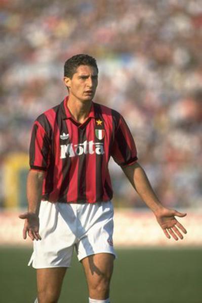 ac米兰荷兰三剑客进球集锦,荷兰三剑客时期的米兰的主教练