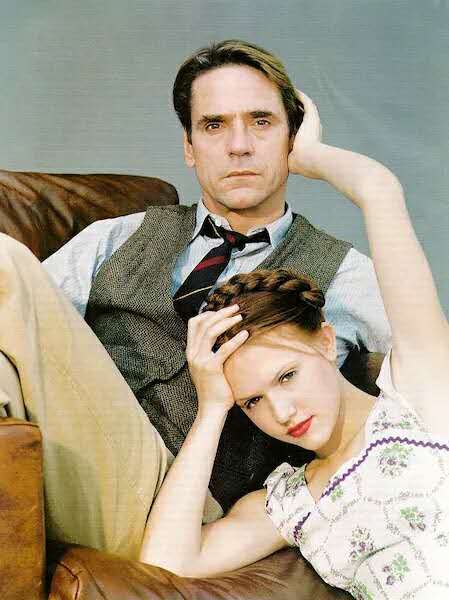 洛丽塔可以代表萝莉吗,萝莉一词