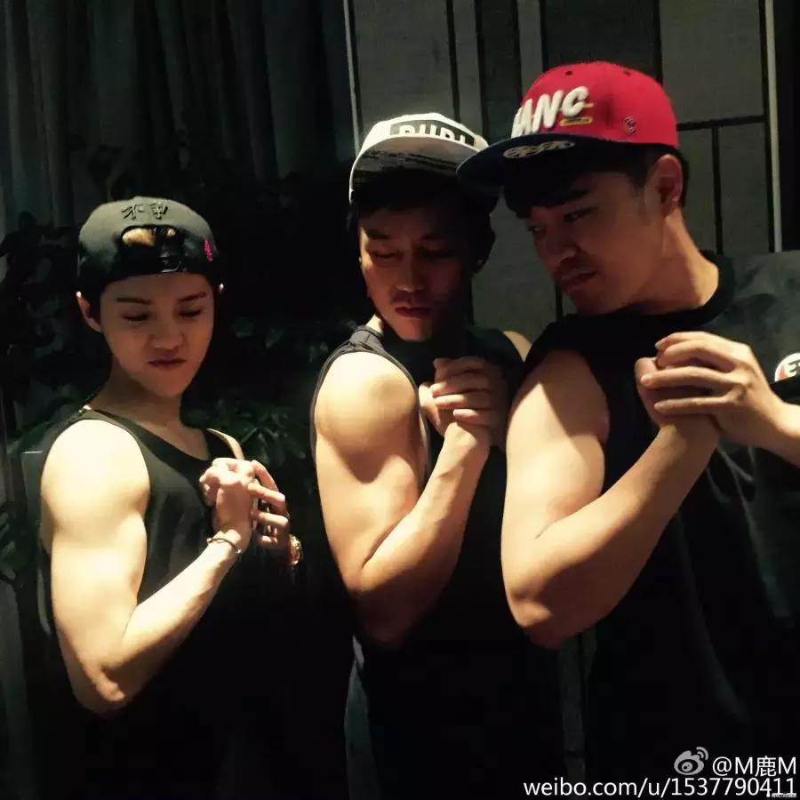 鹿晗邓超练肌肉,邓超暴瘦如柴视频