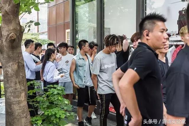 supreme和lv定制款,supreme和lv合作款