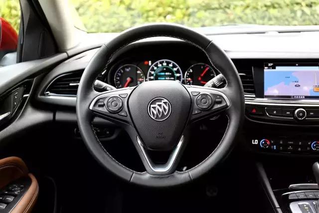 新款君威试驾感受视频,新君威空间实测