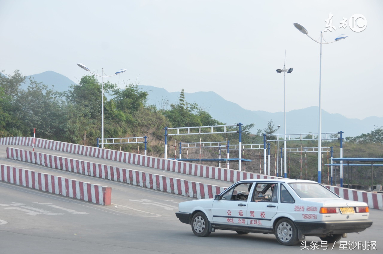 重启计时计程，输指纹再练车长沙县目前有26家驾校，驾考培训学员必须持卡上车