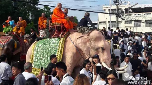 泰国的三宝佛节是干什么,泰国印象三宝佛节