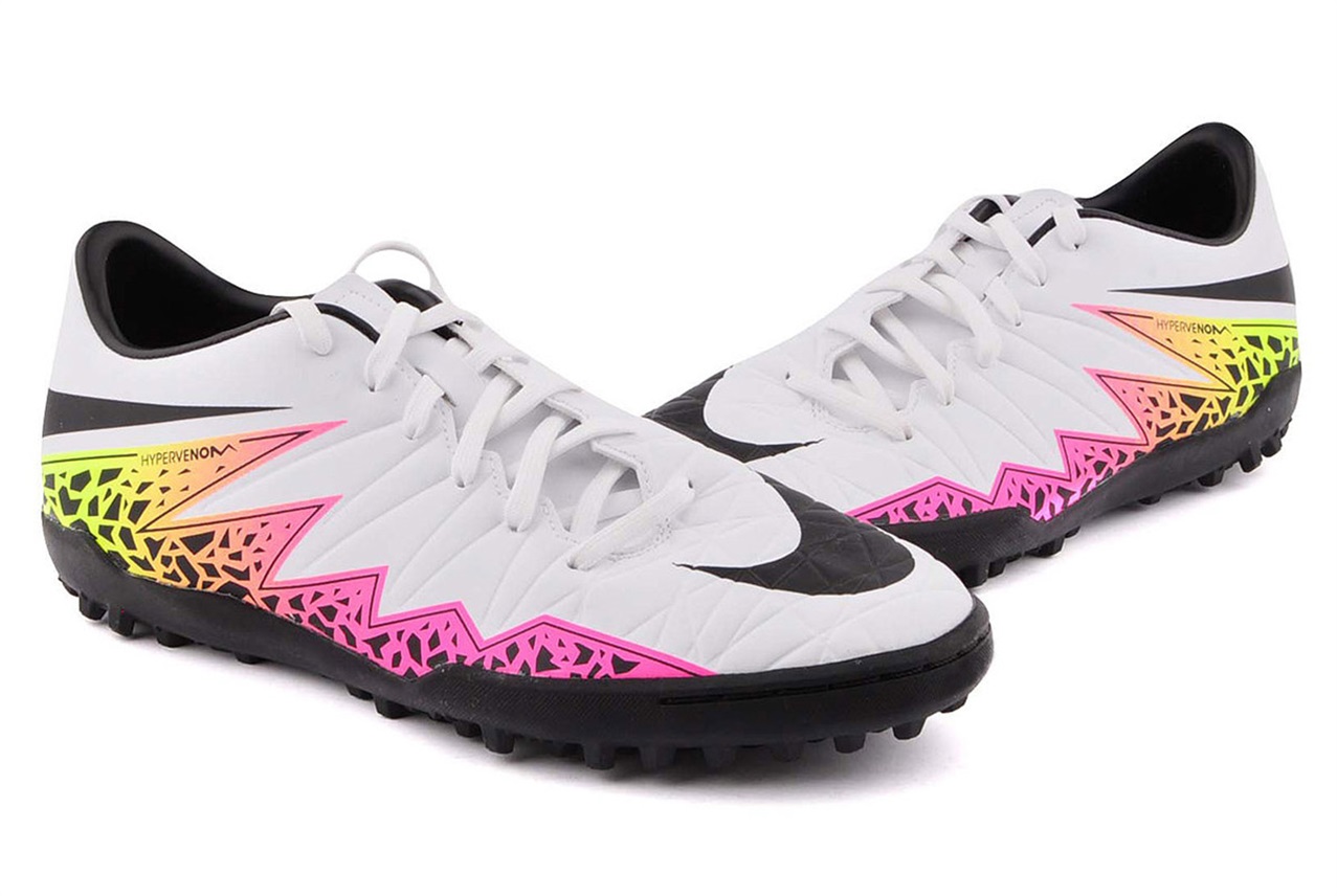 纵横足坛30多年！今天，耐克Nike足球鞋有哪些牛逼的产品？