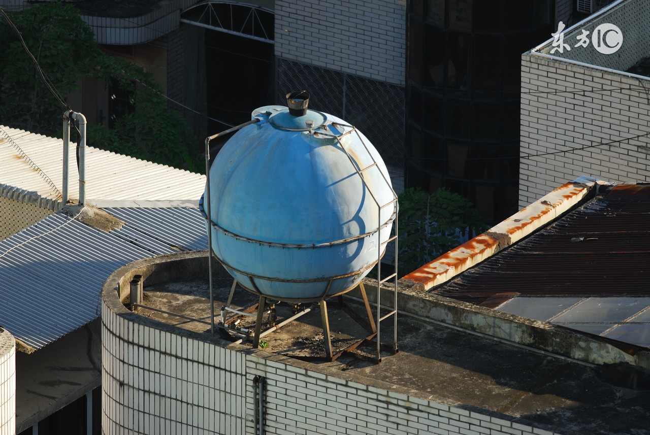 小区楼顶水箱清理过程,楼顶水箱清洗政策