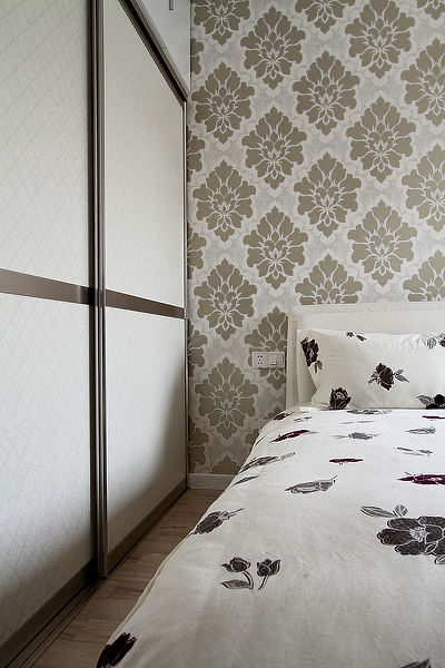 武汉老园艺师只因老伴喜爱花儿,果断把卧室窗台巧变花园式榻榻米!