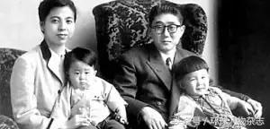 前景不利,后院失火,最近安倍过得很闹心,都是因为这两个女人